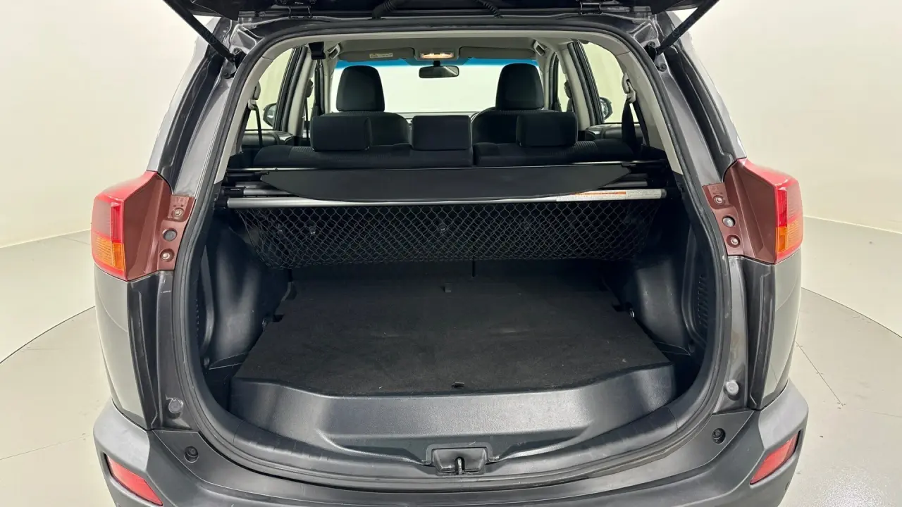 2015 Toyota RAV4 Gallery Image 18