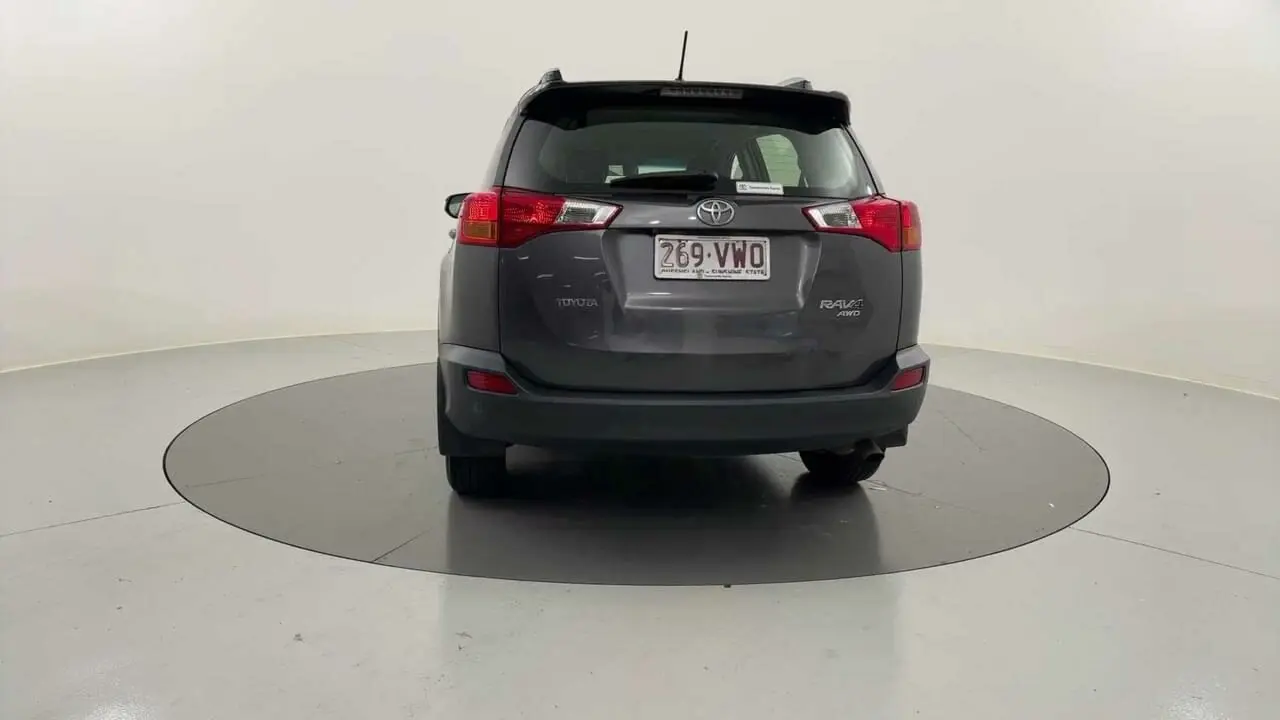 2015 Toyota RAV4 Gallery Image 4