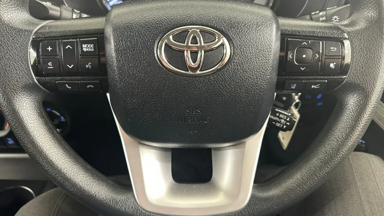 2022 Toyota Hilux Gallery Image 13