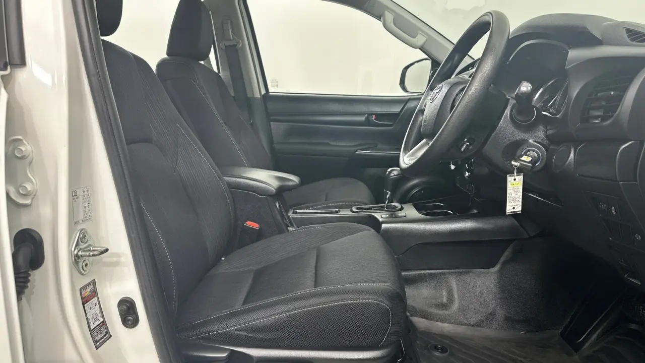 2022 Toyota Hilux Gallery Image 17