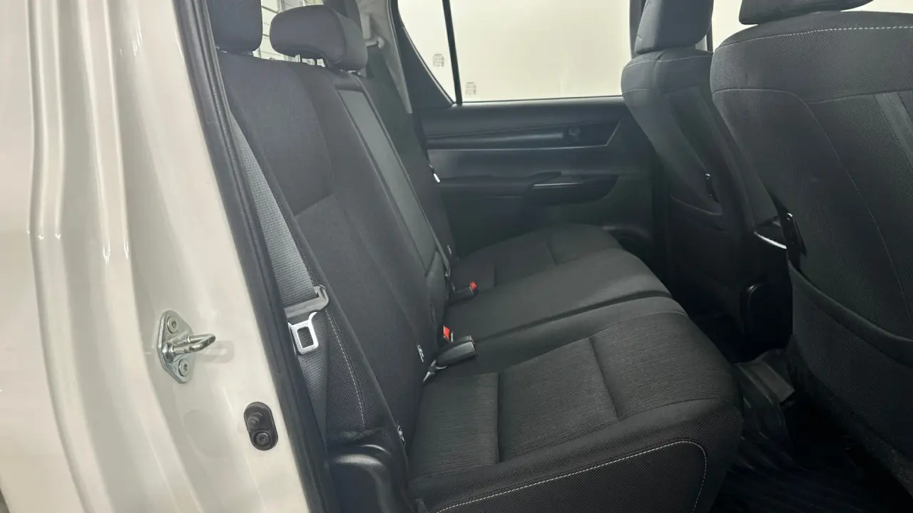 2022 Toyota Hilux Gallery Image 18