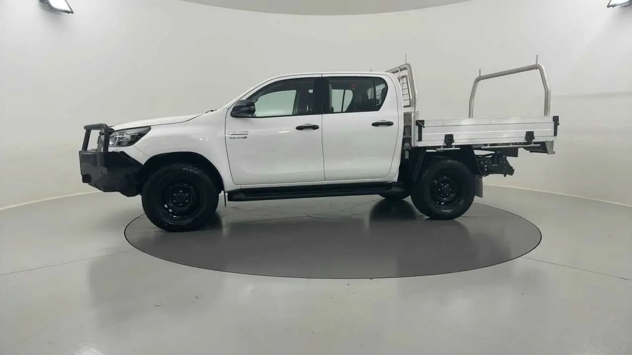 2022 Toyota Hilux Gallery Image 2