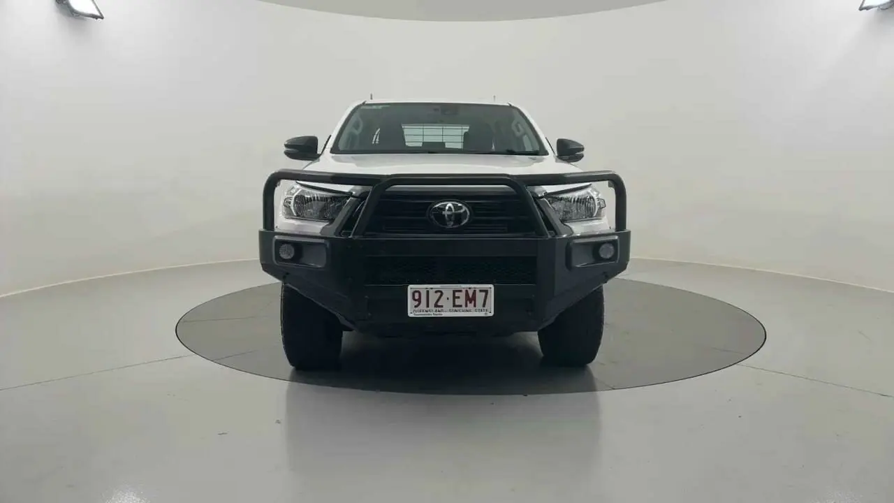 2022 Toyota Hilux Gallery Image 9
