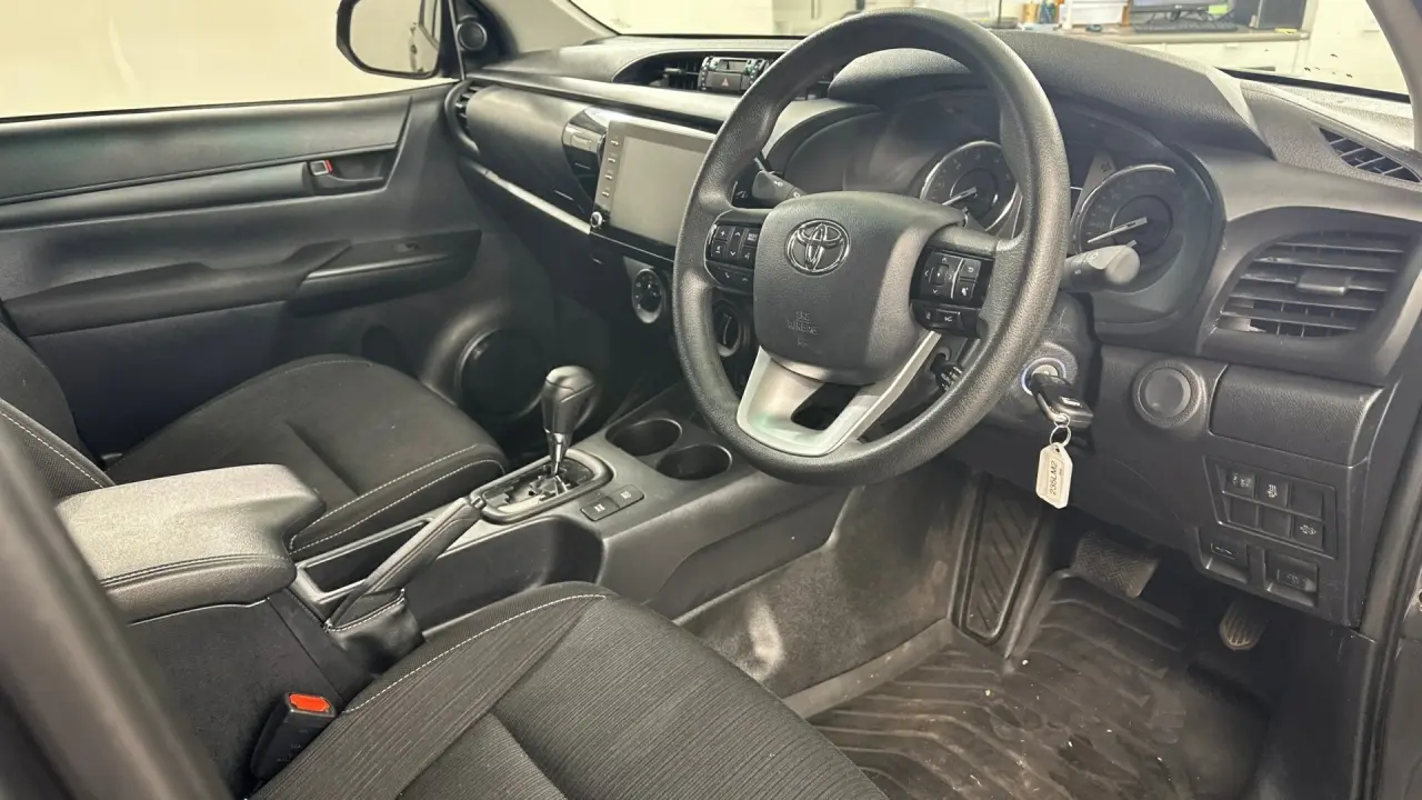 2021 Toyota Hilux Gallery Image 14