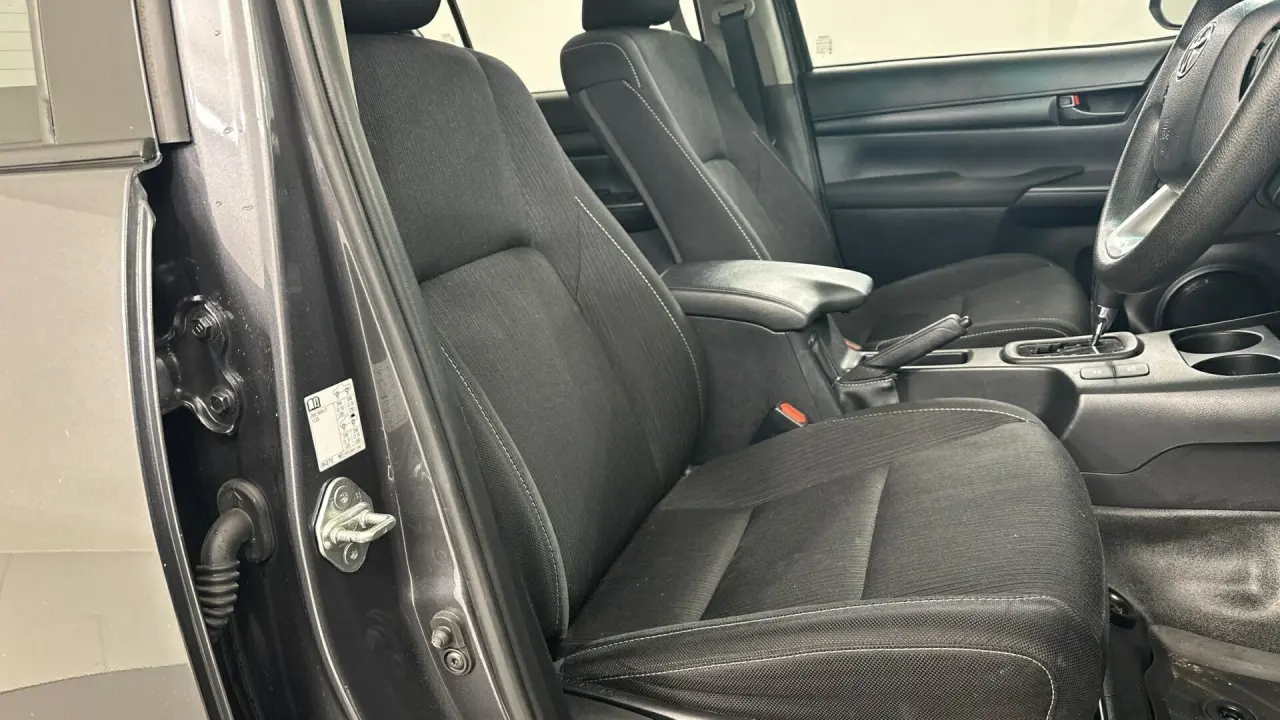 2021 Toyota Hilux Gallery Image 15