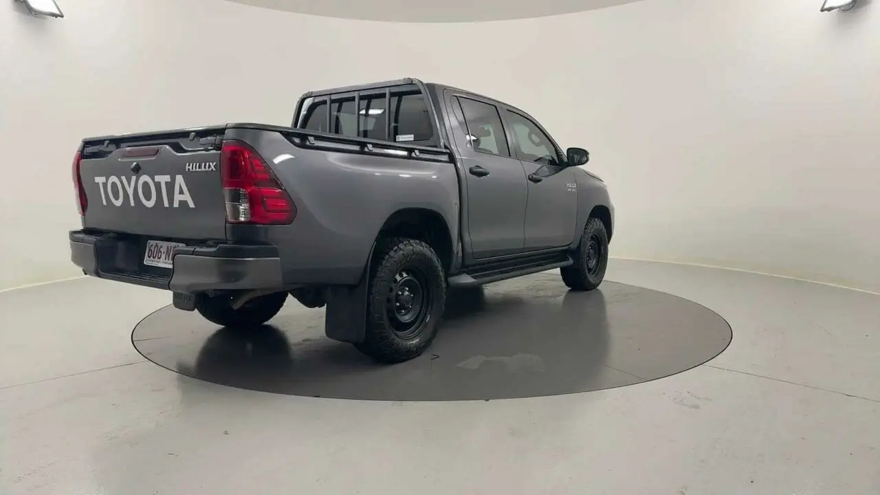 2021 Toyota Hilux Gallery Image 5