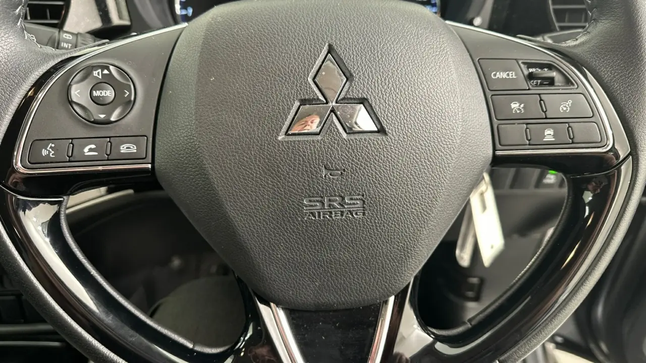 2020 Mitsubishi Outlander Gallery Image 10