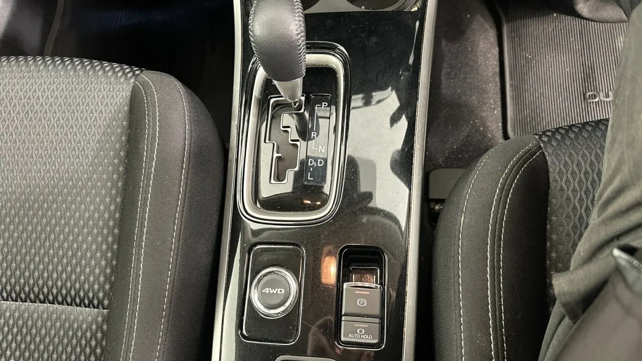 2020 Mitsubishi Outlander Gallery Image 13