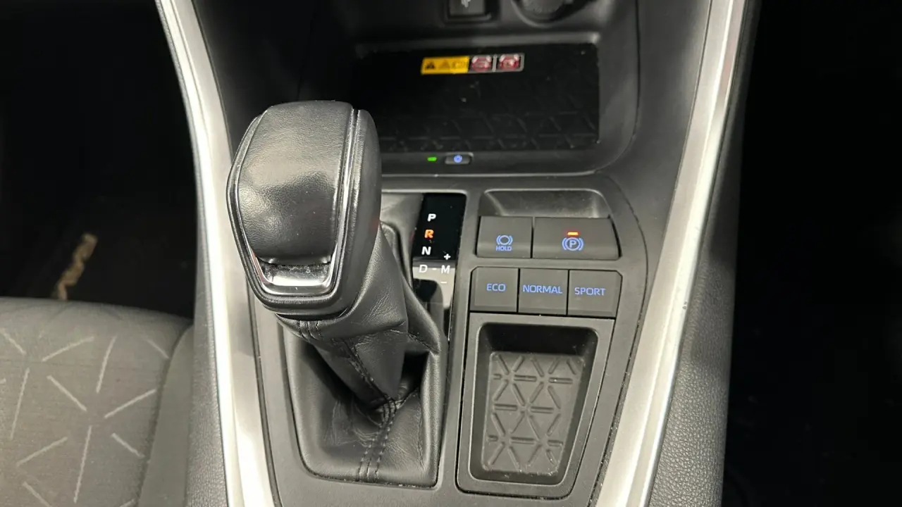 2022 Toyota RAV4 Gallery Image 12