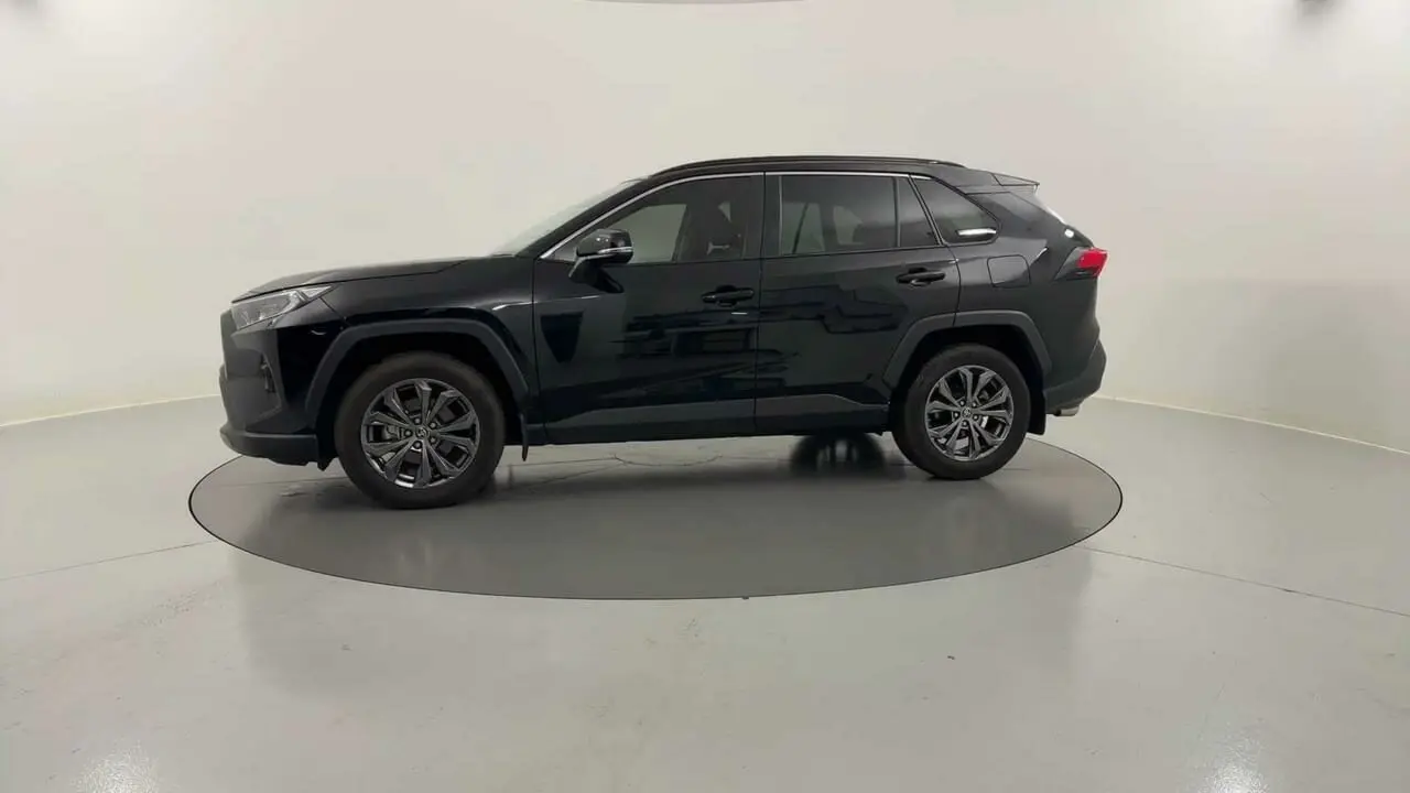 2022 Toyota RAV4 Gallery Image 2