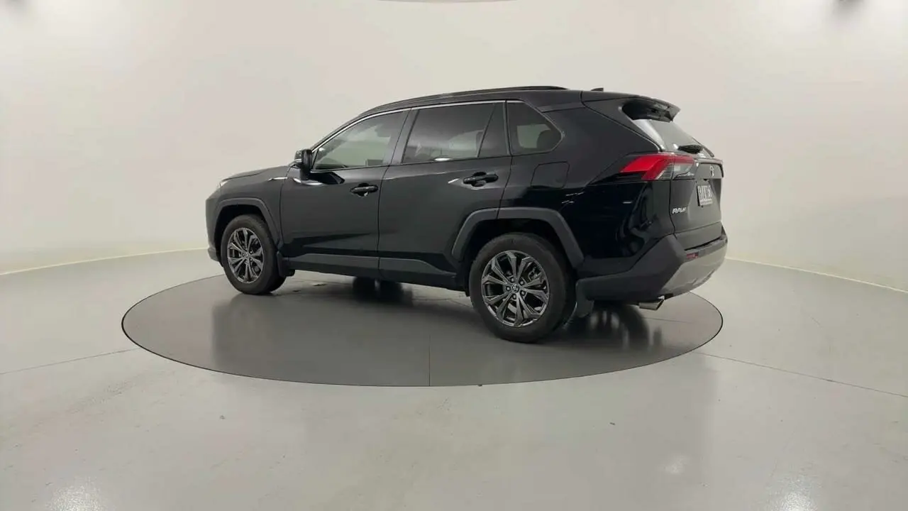2022 Toyota RAV4 Gallery Image 3