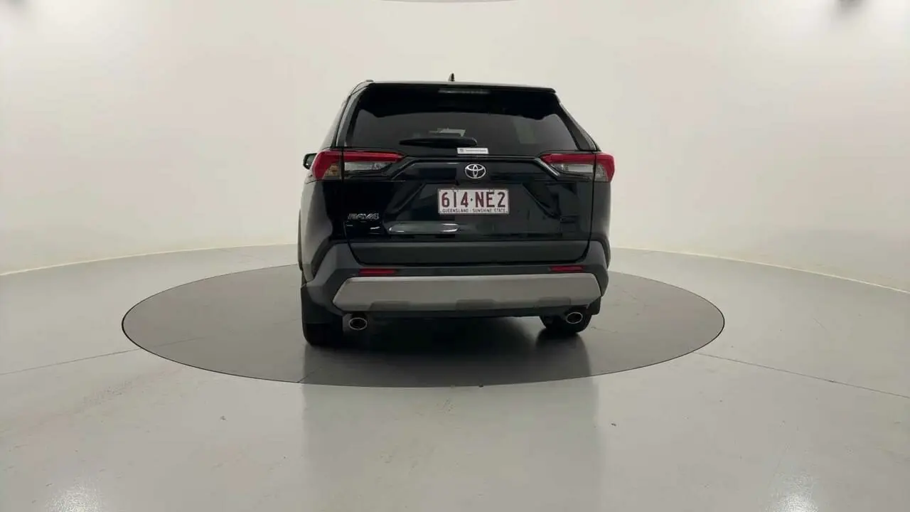 2022 Toyota RAV4 Gallery Image 4