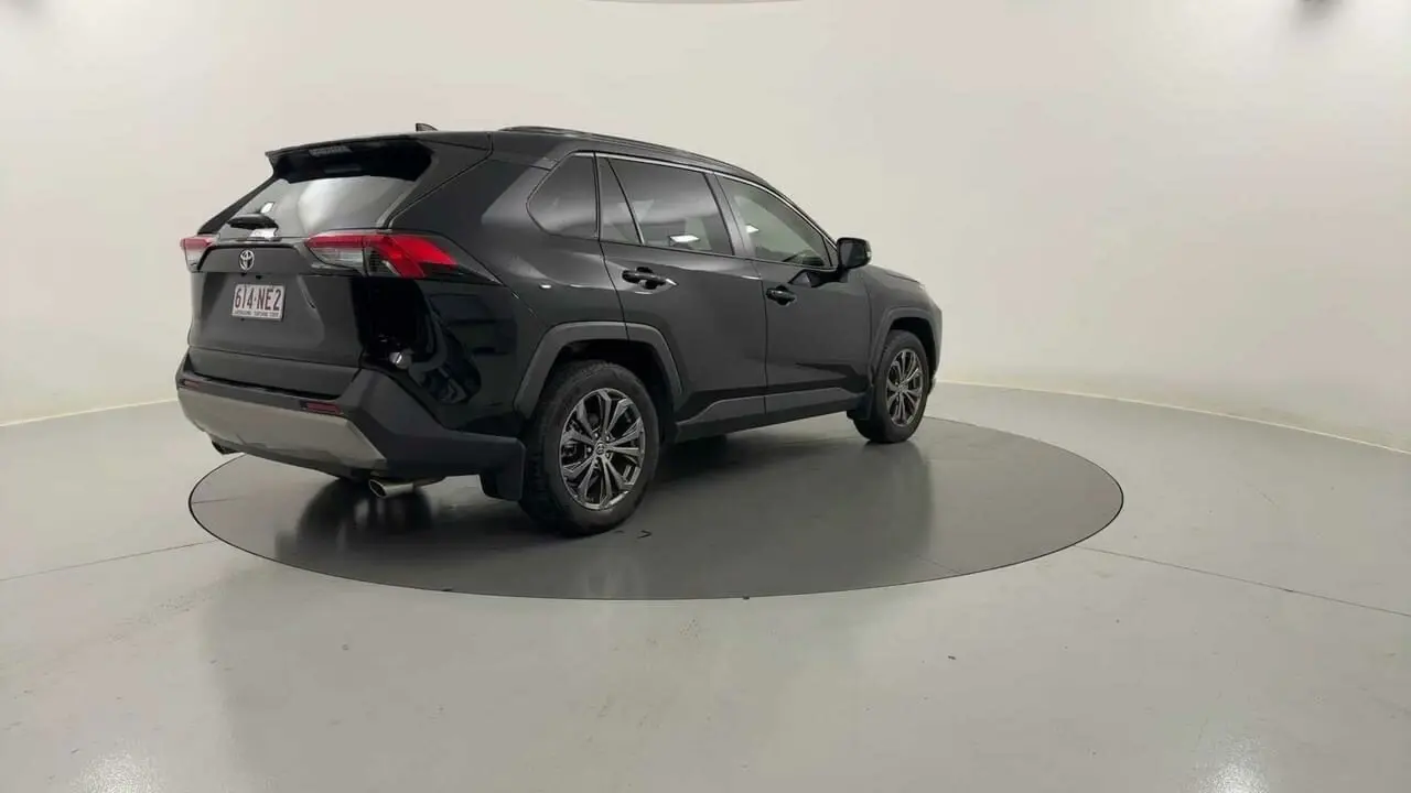 2022 Toyota RAV4 Gallery Image 5
