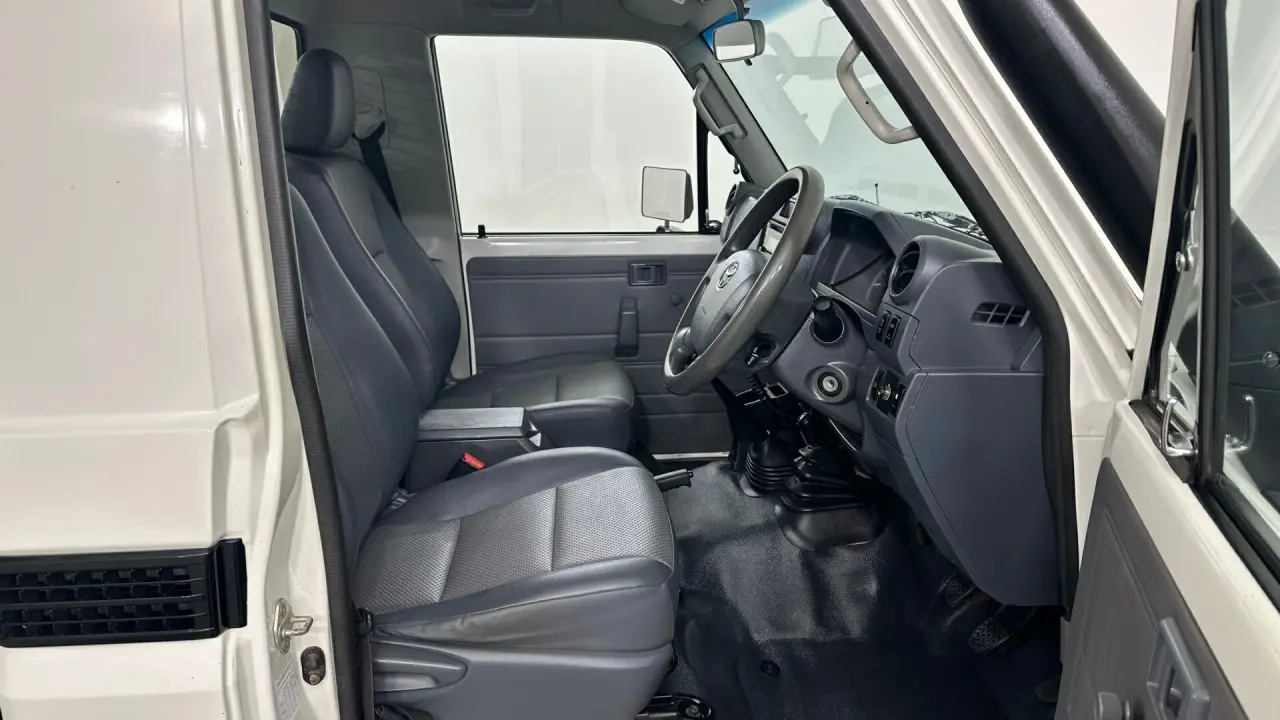 2019 Toyota Landcruiser Gallery Image 14