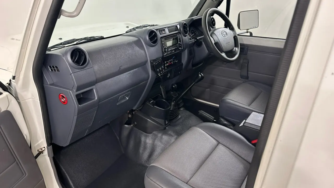 2019 Toyota Landcruiser Gallery Image 16