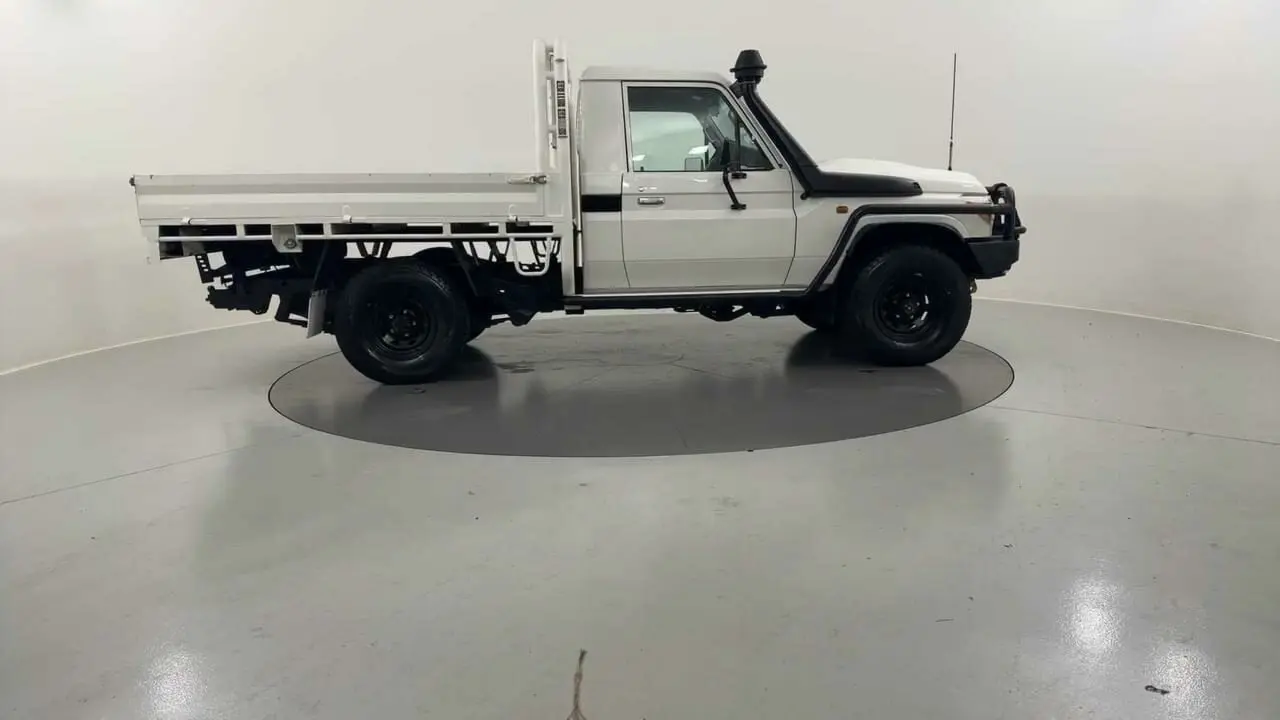 2019 Toyota Landcruiser Gallery Image 6