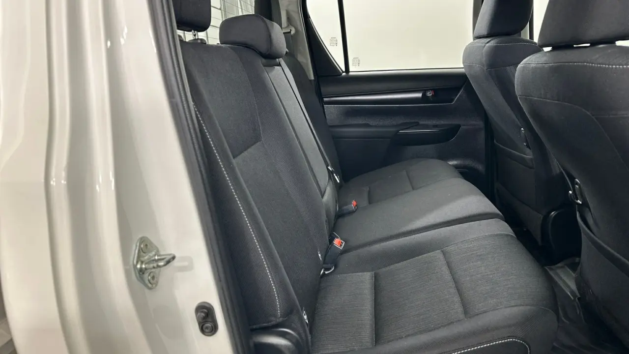 2022 Toyota Hilux Gallery Image 13