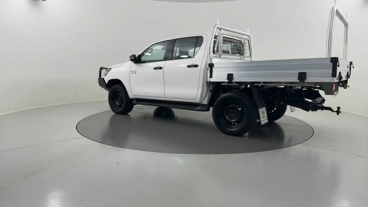 2022 Toyota Hilux Gallery Image 3