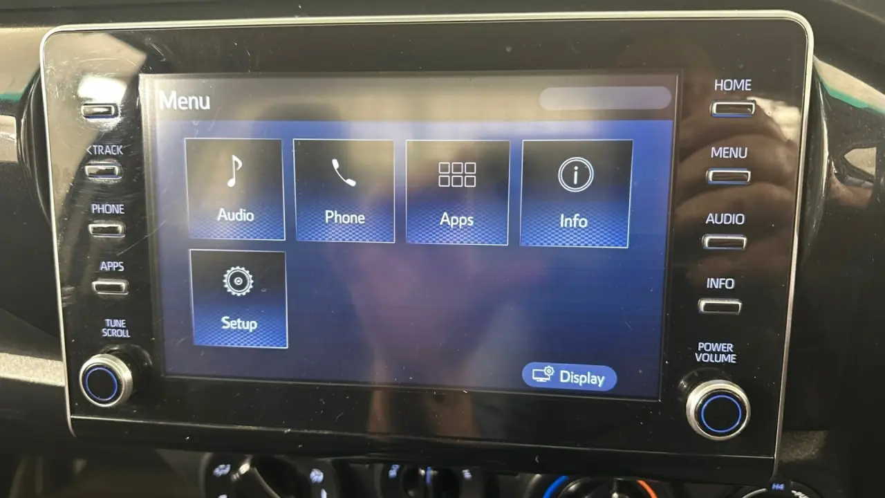 2019 Toyota Hilux Gallery Image 11
