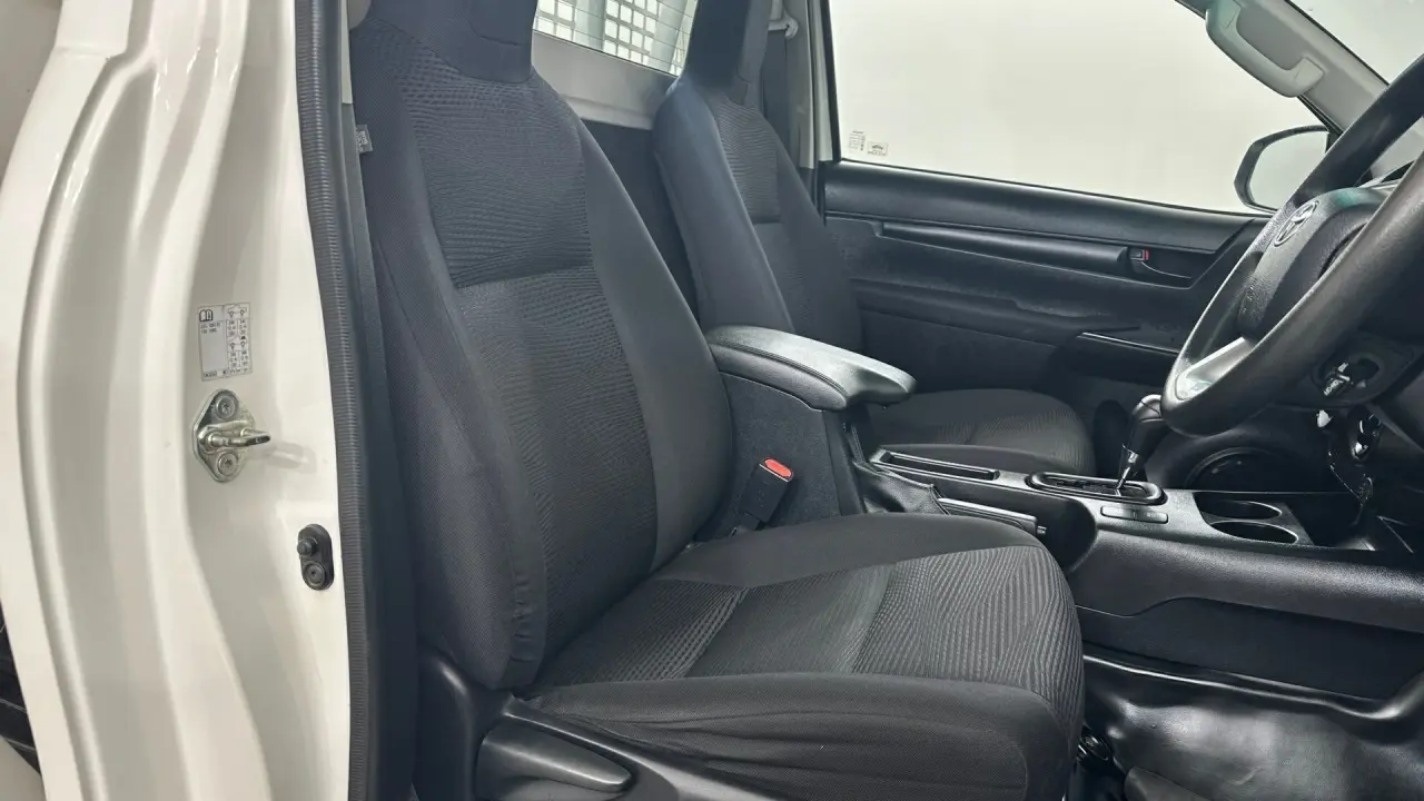 2019 Toyota Hilux Gallery Image 15
