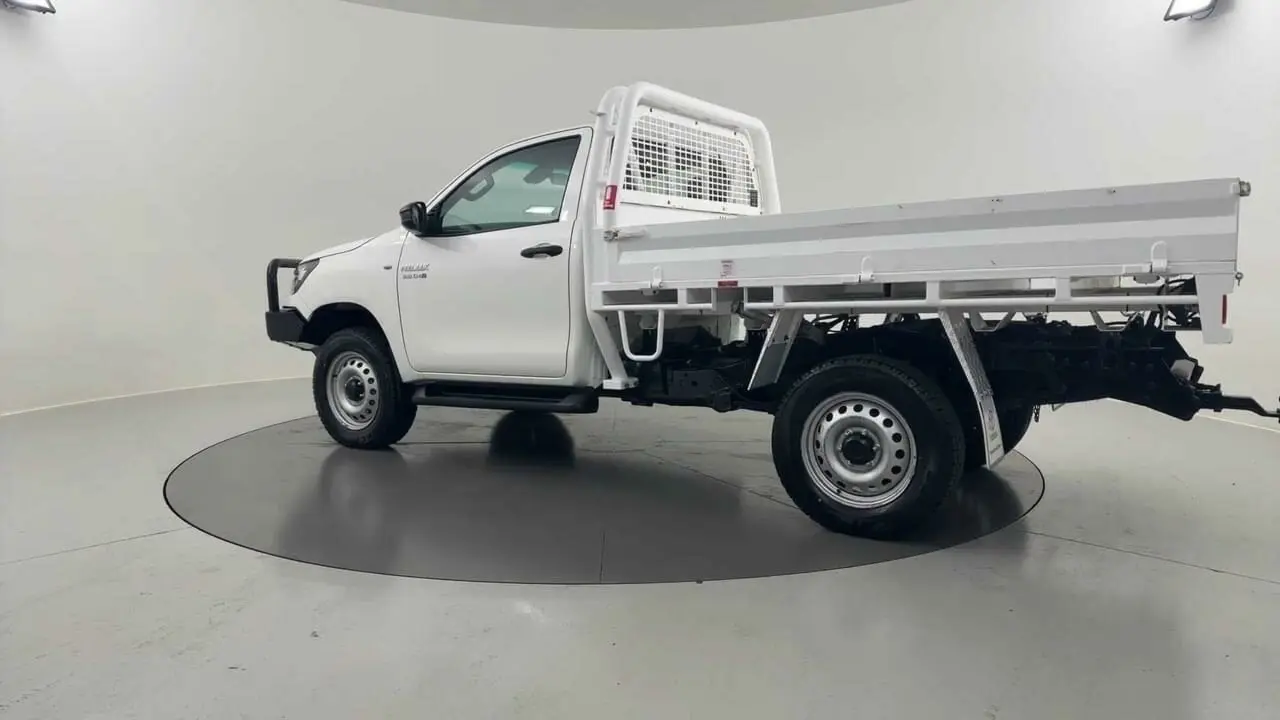 2019 Toyota Hilux Gallery Image 3