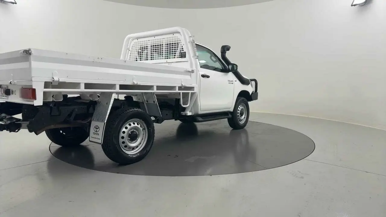 2019 Toyota Hilux Gallery Image 5