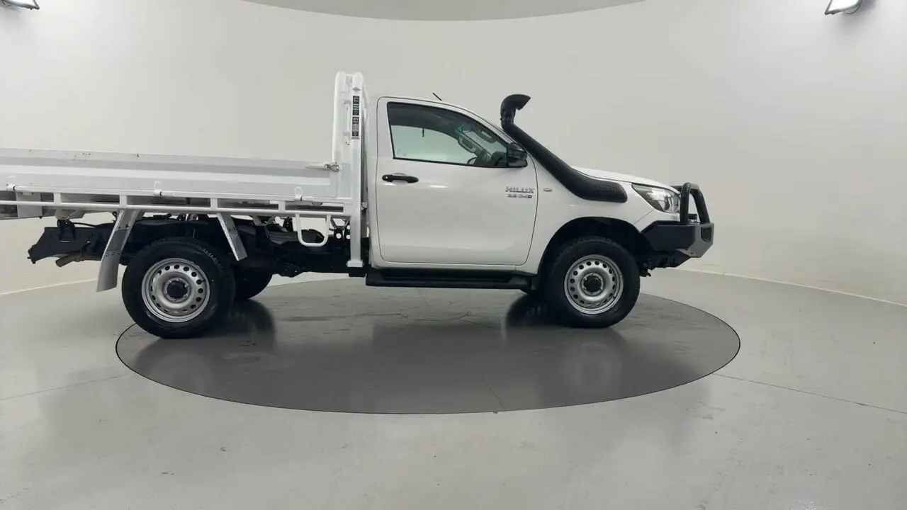 2019 Toyota Hilux Gallery Image 6