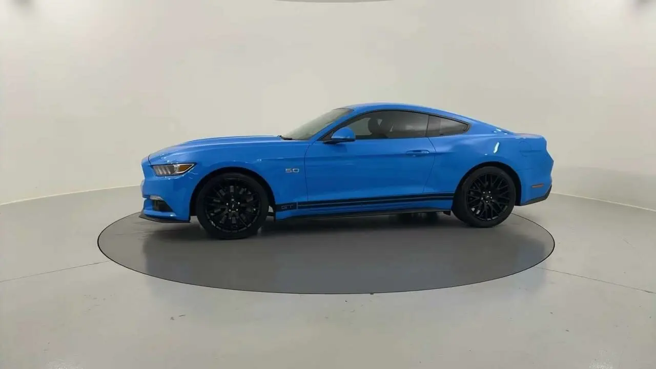 2017 Ford Mustang Gallery Image 2