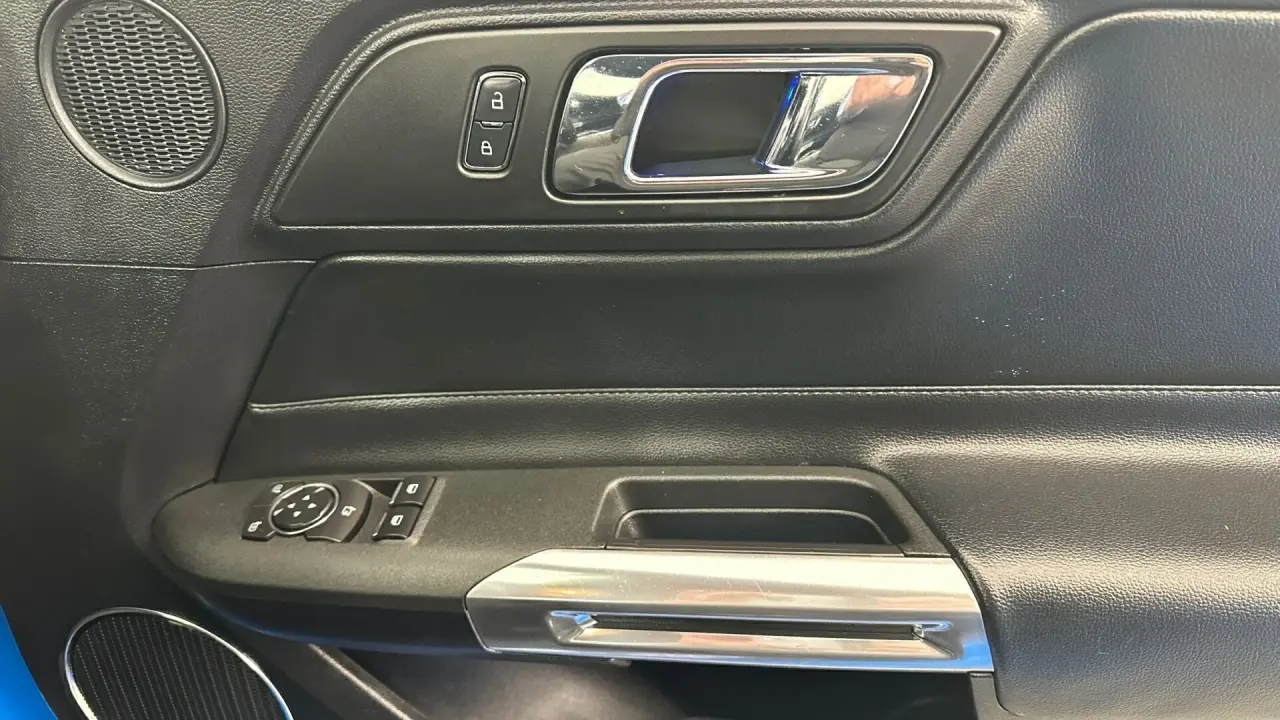 2017 Ford Mustang Gallery Image 20