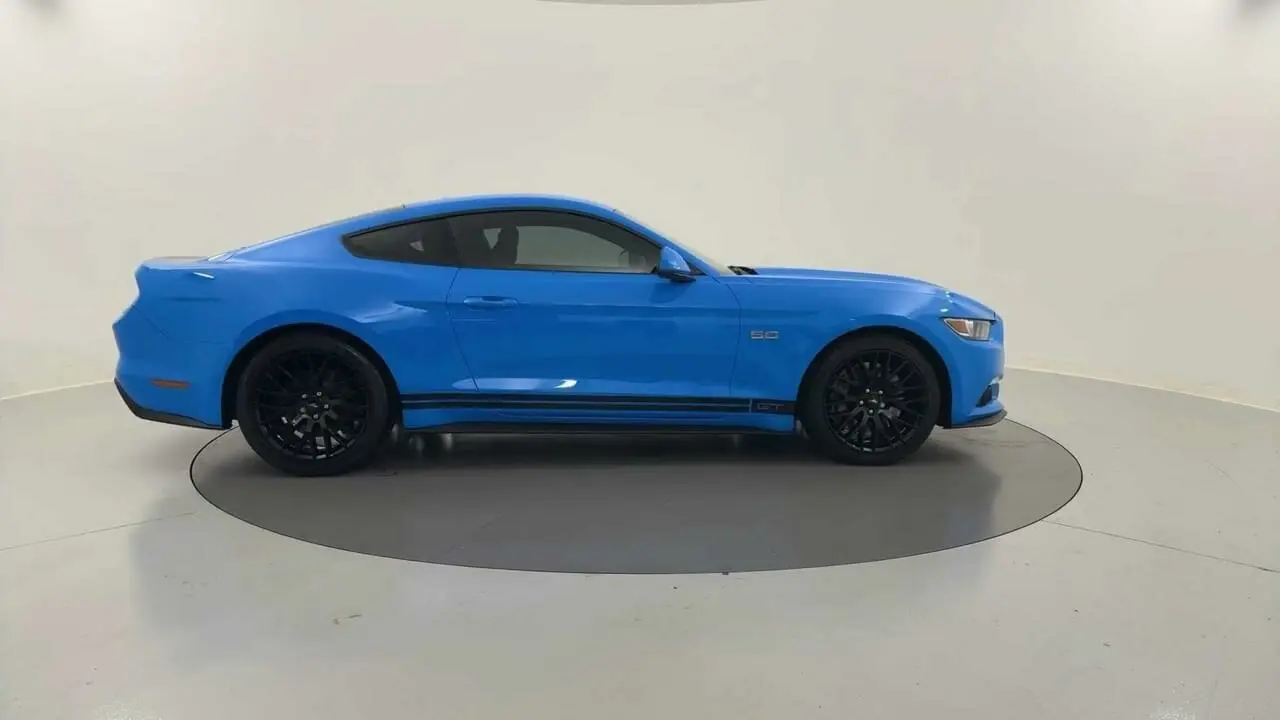 2017 Ford Mustang Gallery Image 6