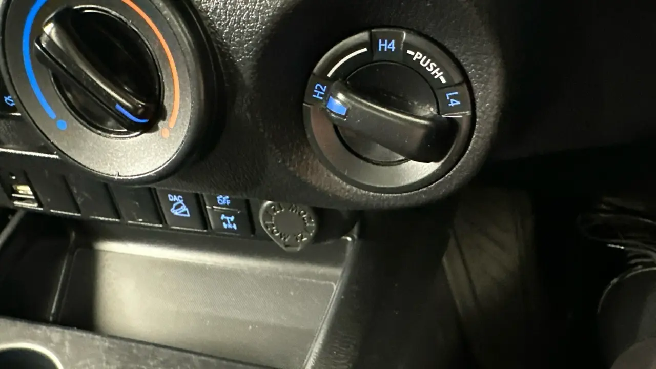 2021 Toyota Hilux Gallery Image 13