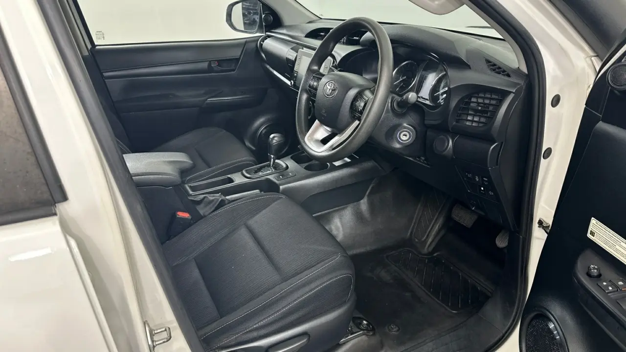 2021 Toyota Hilux Gallery Image 15