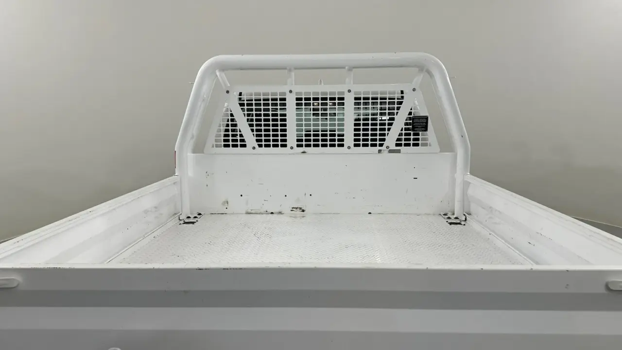 2021 Toyota Hilux Gallery Image 16