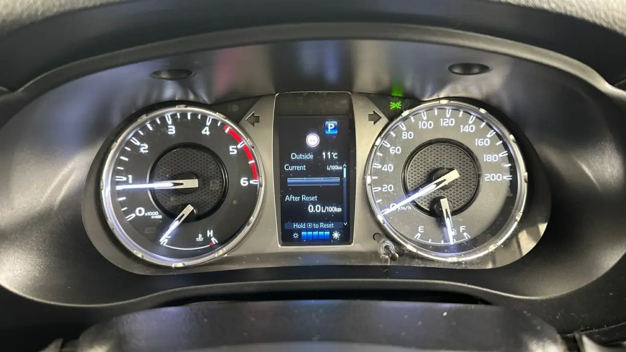 2021 Toyota Hilux Gallery Image 9