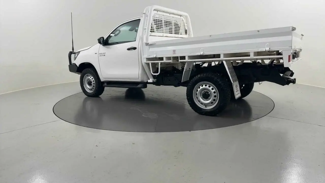 2021 Toyota Hilux Gallery Image 2