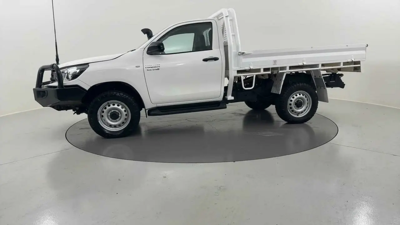 2021 Toyota Hilux Gallery Image 3
