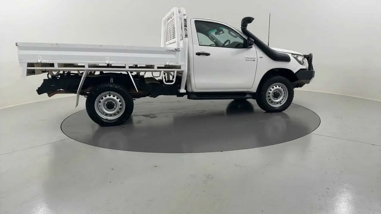 2021 Toyota Hilux Gallery Image 6