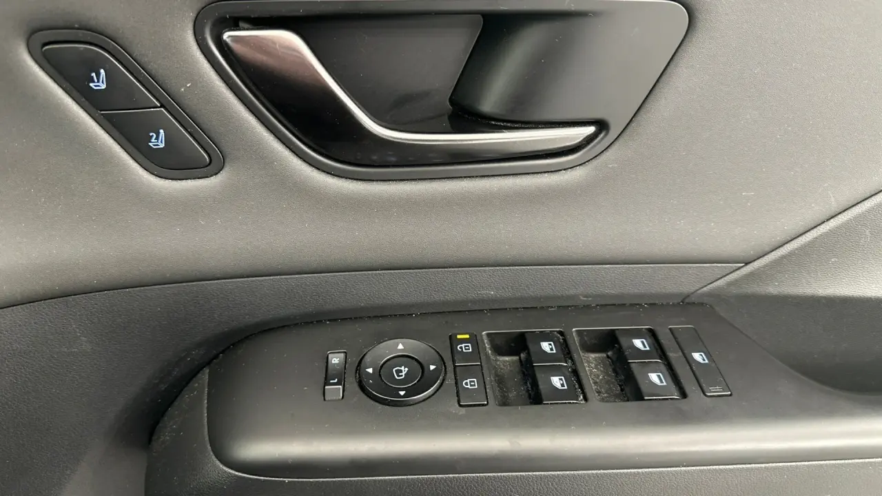 2023 Hyundai Kona Gallery Image 13
