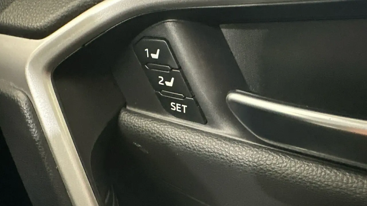 2021 Toyota RAV4 Gallery Image 15