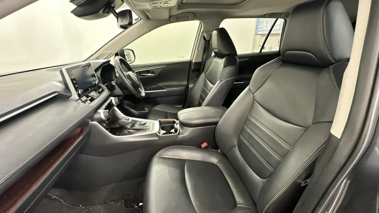 2021 Toyota RAV4 Gallery Image 18