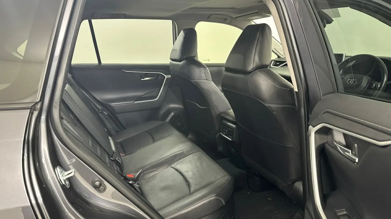 2021 Toyota RAV4 Gallery Image 19
