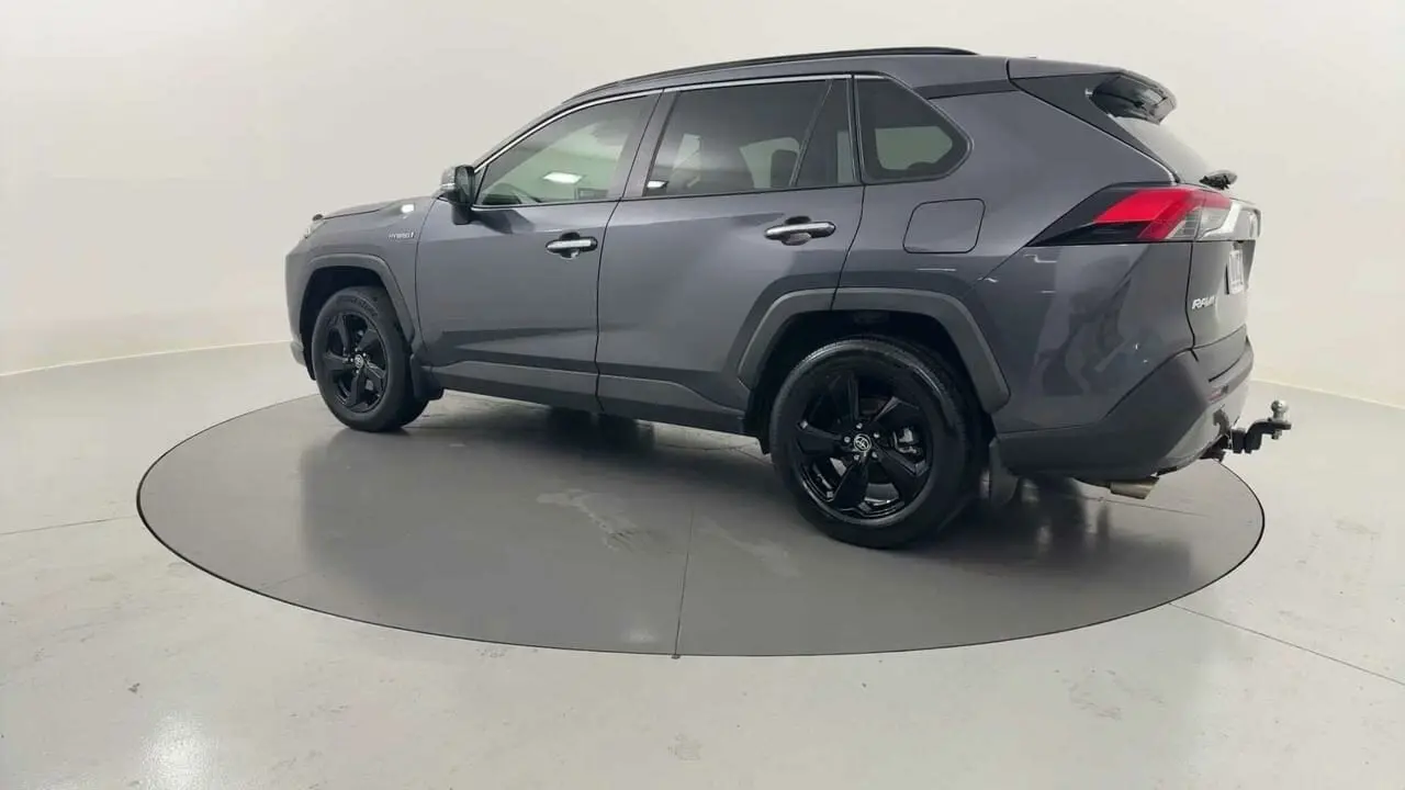 2021 Toyota RAV4 Gallery Image 3