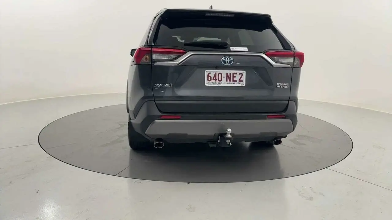 2021 Toyota RAV4 Gallery Image 4