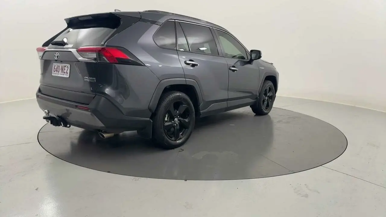 2021 Toyota RAV4 Gallery Image 5