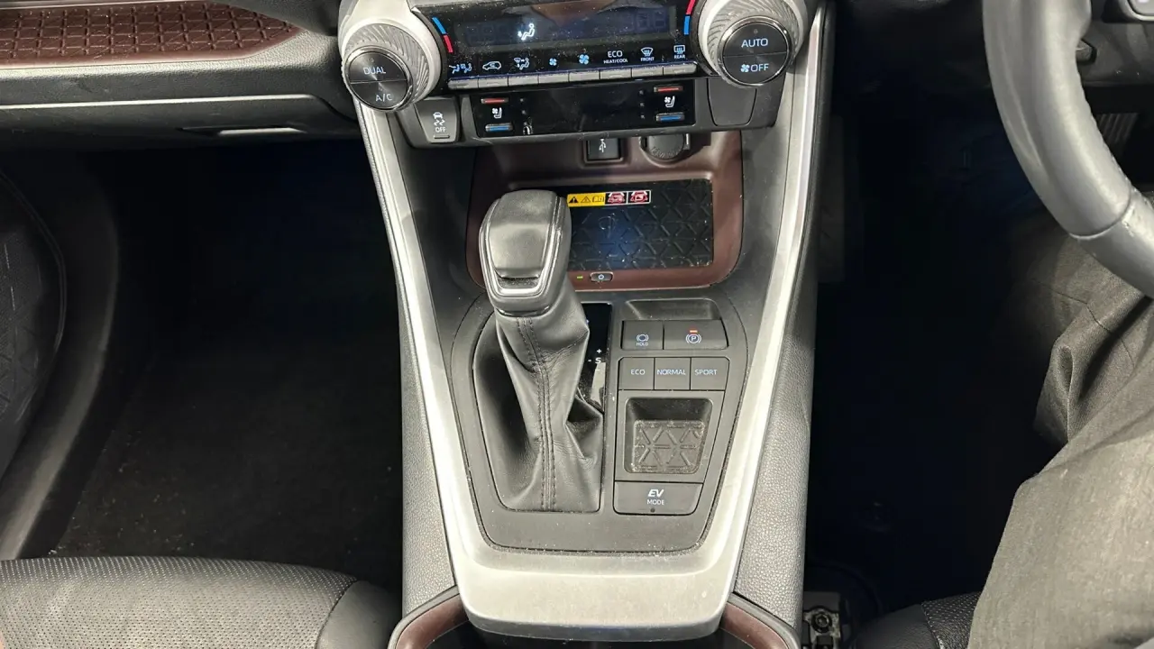 2021 Toyota RAV4 Gallery Image 11