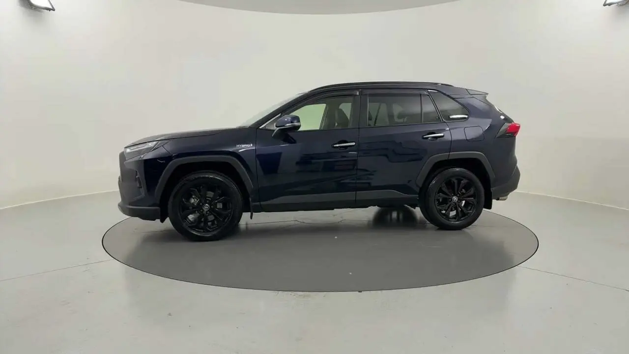 2021 Toyota RAV4 Gallery Image 2