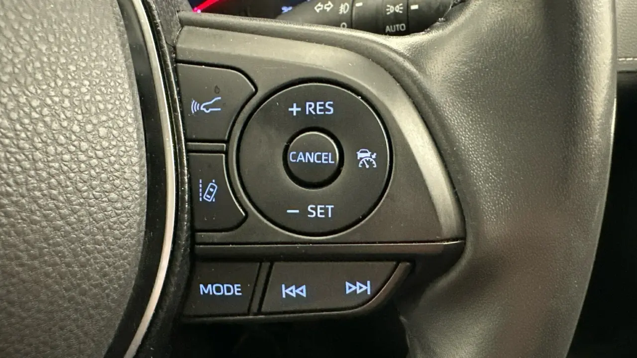 2020 Toyota RAV4 Gallery Image 11