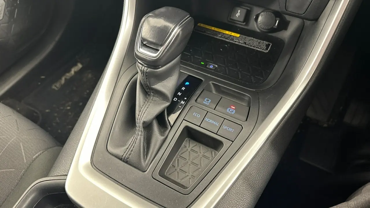2020 Toyota RAV4 Gallery Image 15
