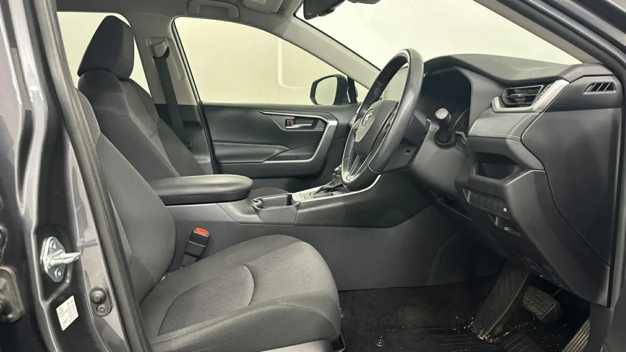 2020 Toyota RAV4 Gallery Image 16