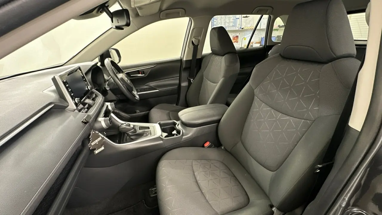 2020 Toyota RAV4 Gallery Image 17